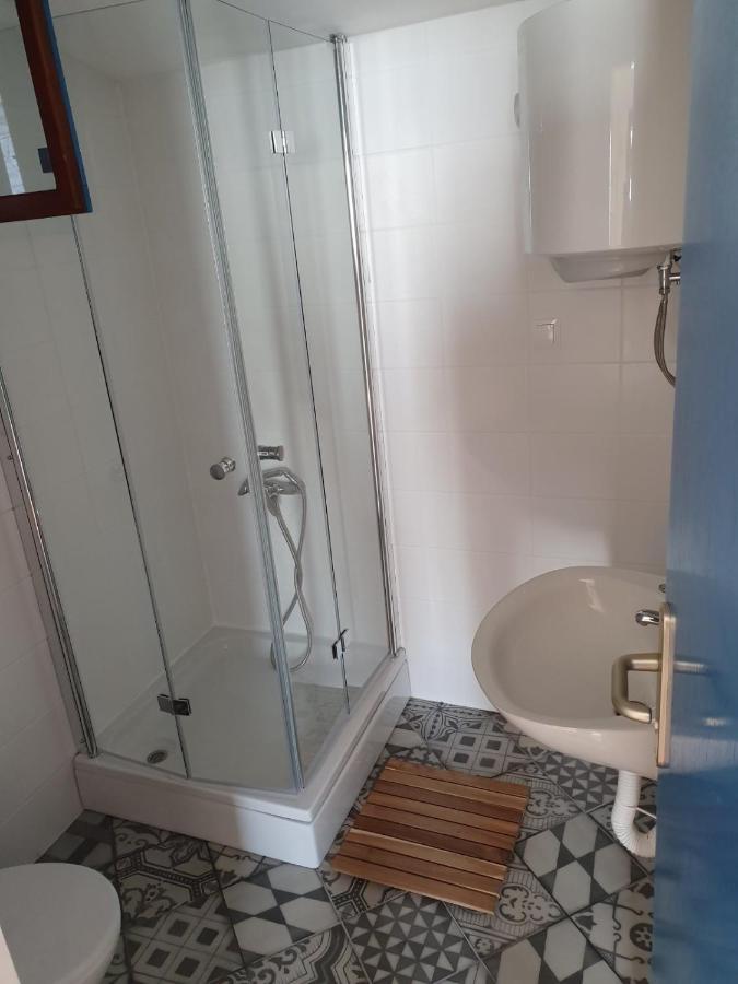 Apartments Bassi Стара Башка Екстер'єр фото