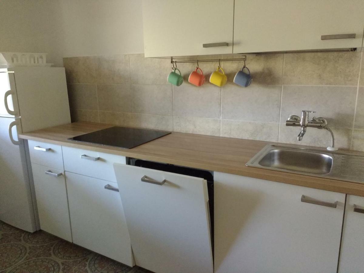 Apartments Bassi Стара Башка Екстер'єр фото